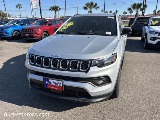 2025 Jeep Compass COMPASS LATITUDE 4X4
