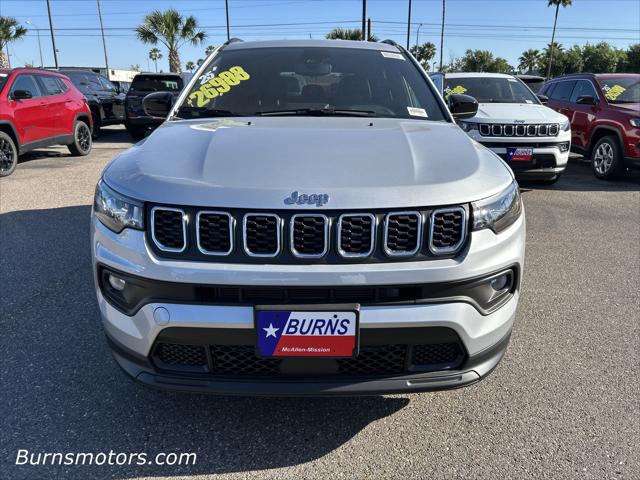 2025 Jeep Compass COMPASS LATITUDE 4X4