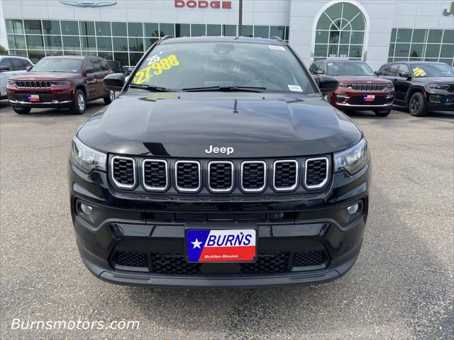 2025 Jeep Compass COMPASS LATITUDE 4X4