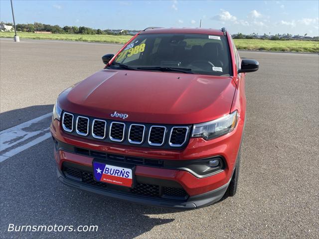 2025 Jeep Compass COMPASS LATITUDE 4X4