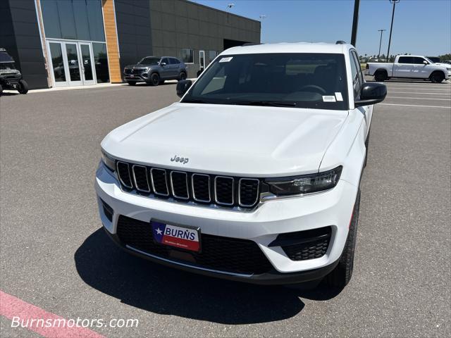 2025 Jeep Grand Cherokee GRAND CHEROKEE LAREDO 4X2