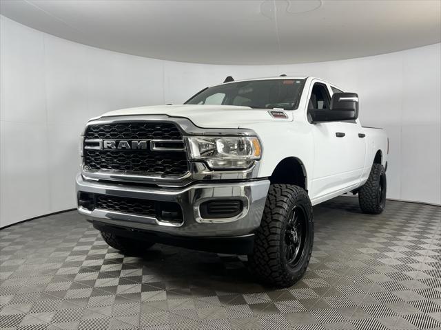 2024 RAM 2500 Tradesman Crew Cab 4x4 64 Box