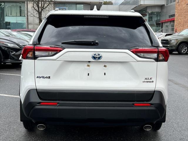 2022 Toyota RAV4 Hybrid XLE