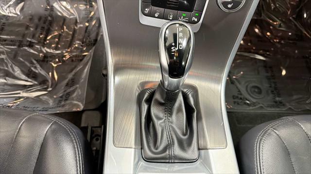 2016 Volvo XC60 T5 Platinum