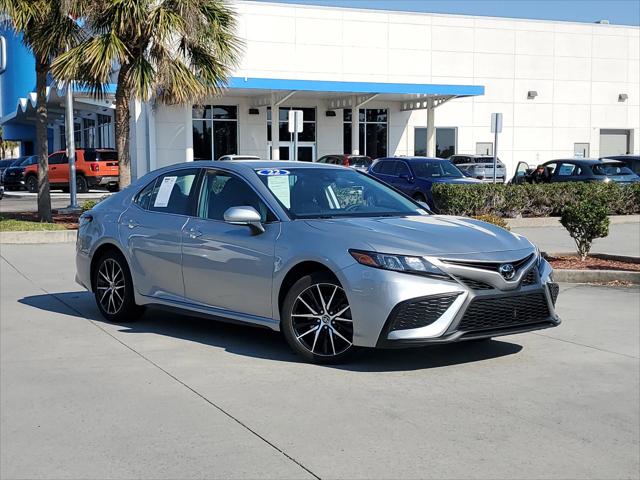 2022 Toyota Camry SE AWD