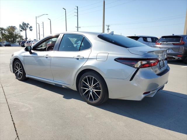 2022 Toyota Camry SE AWD