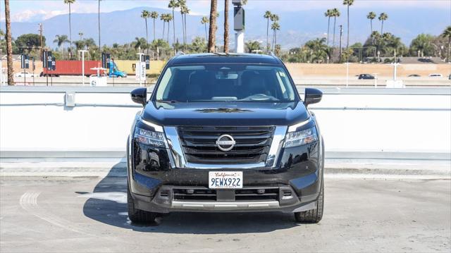 2023 Nissan Pathfinder Platinum FWD