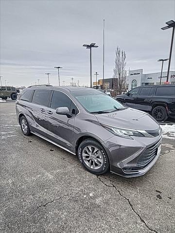 2021 Toyota Sienna LE