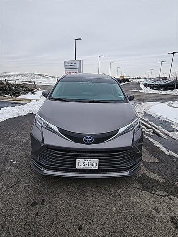 2021 Toyota Sienna LE