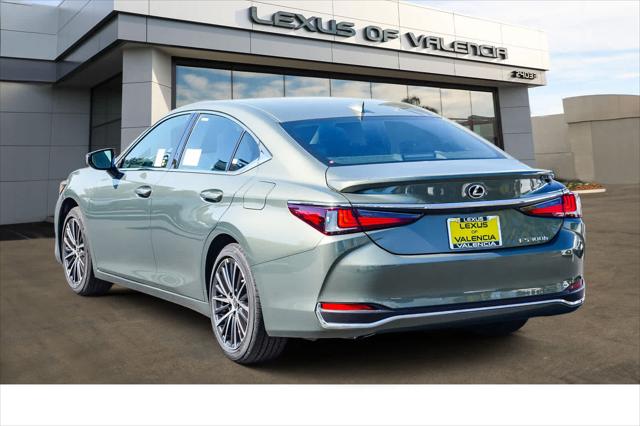 2025 Lexus ES 300h FWD