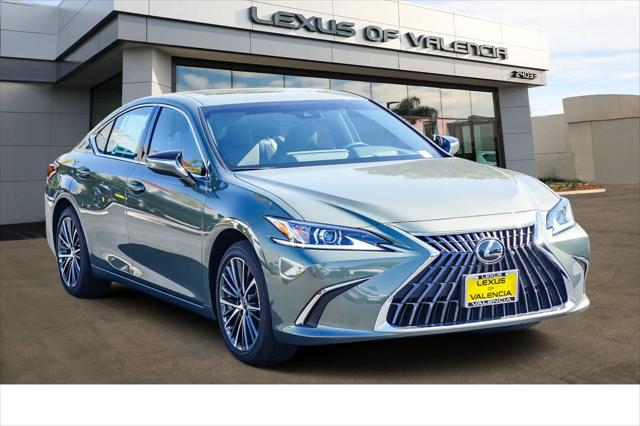 2025 Lexus ES 300h FWD