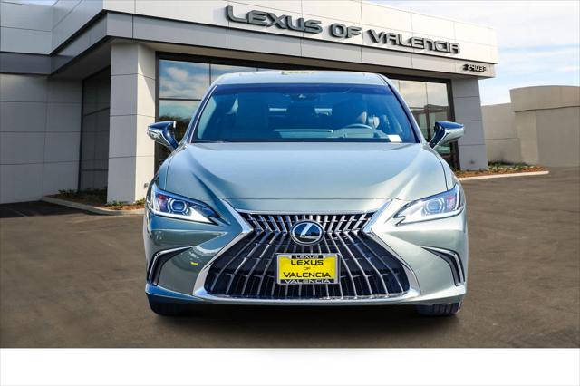 2025 Lexus ES 300h FWD