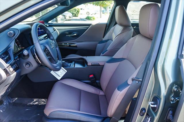 2025 Lexus ES 300h FWD