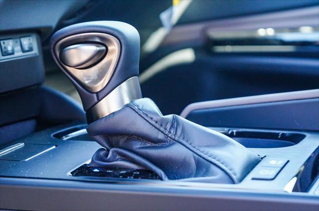 2025 Lexus ES 300h FWD