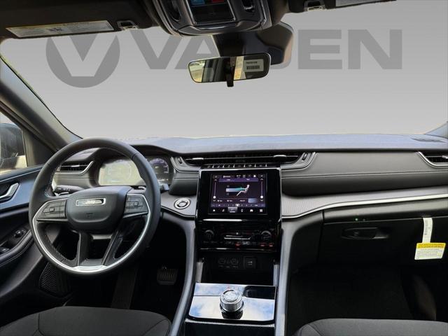 2025 Jeep Grand Cherokee GRAND CHEROKEE L LAREDO 4X4