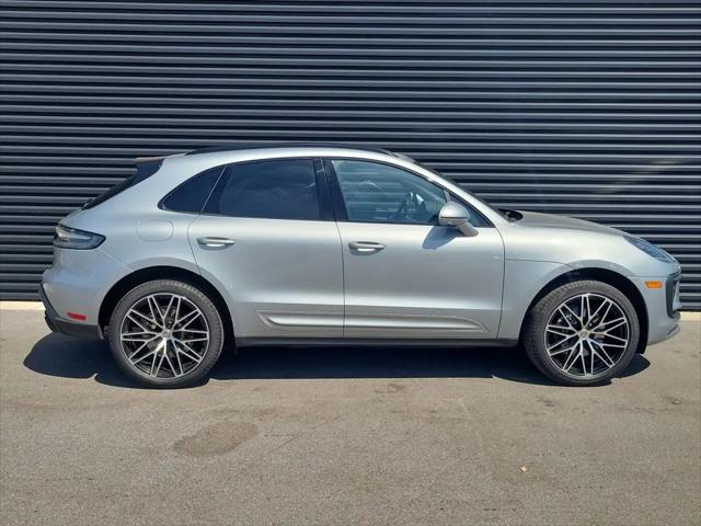 2025 Porsche Macan T
