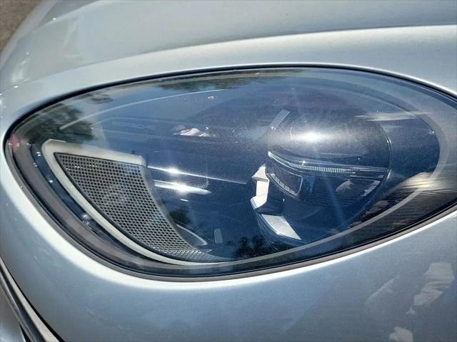 2025 Porsche Macan T