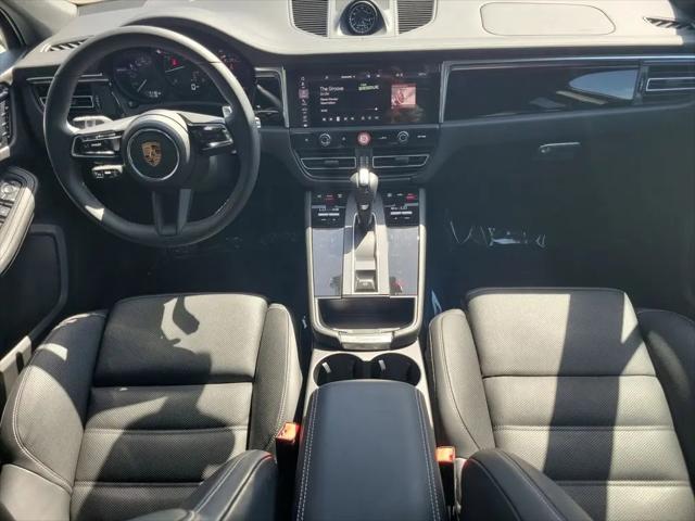2025 Porsche Macan T