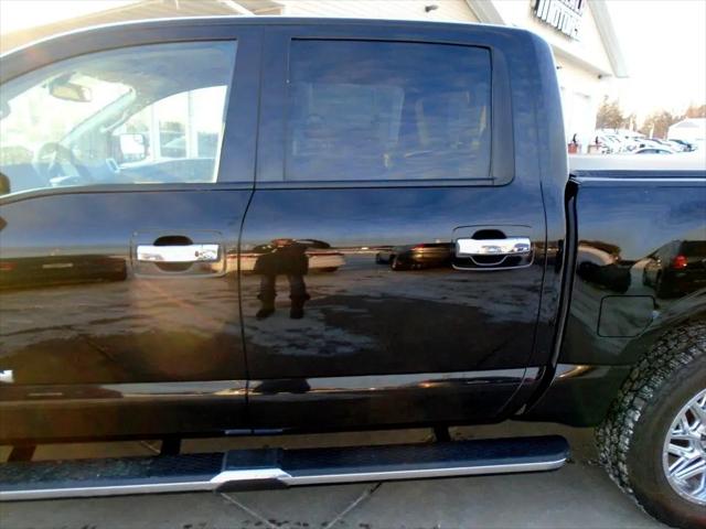 2017 Nissan Titan SV