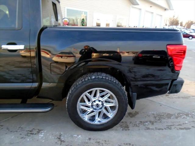 2017 Nissan Titan SV