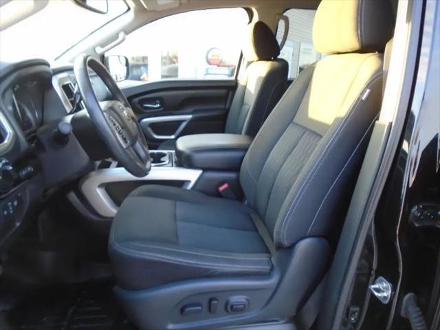 2017 Nissan Titan SV