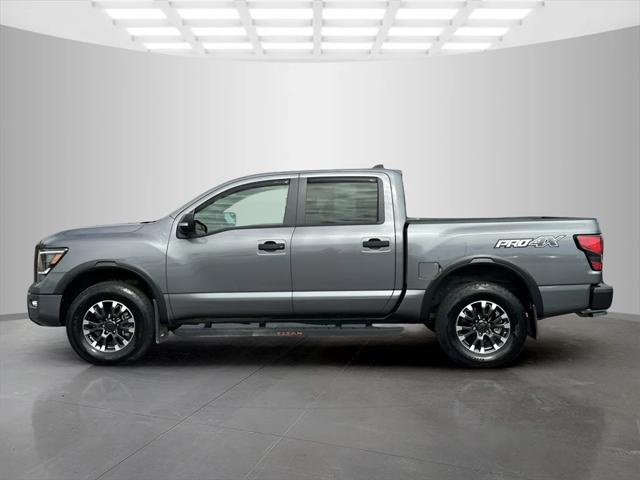 2024 Nissan TITAN Crew Cab PRO-4X 4x4