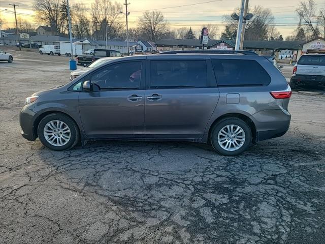 2017 Toyota Sienna XLE 8 Passenger