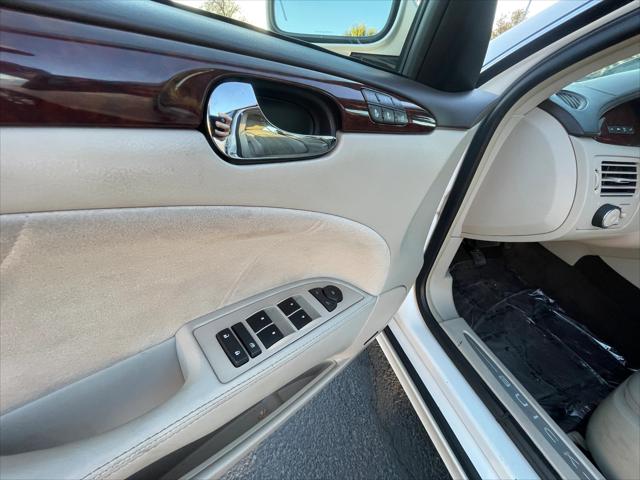 2011 Buick Lucerne Super