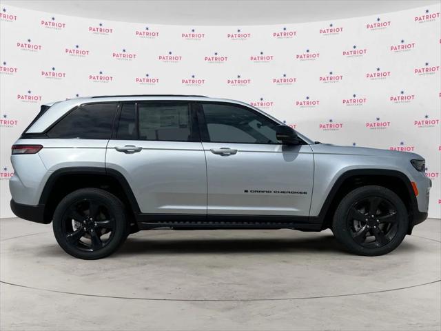 2025 Jeep Grand Cherokee GRAND CHEROKEE ALTITUDE 4X4