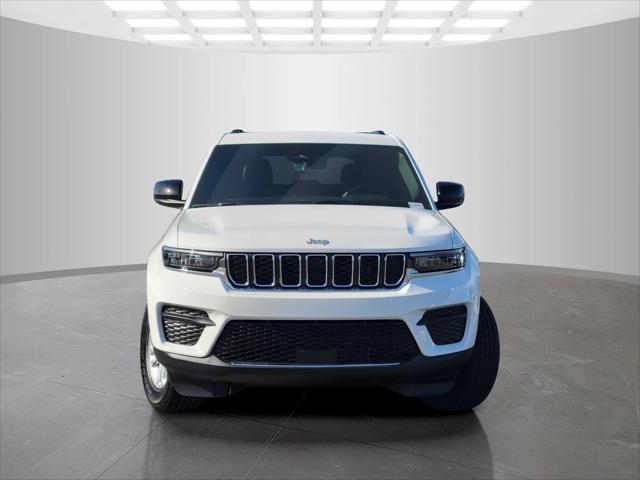 2025 Jeep Grand Cherokee GRAND CHEROKEE LAREDO 4X4