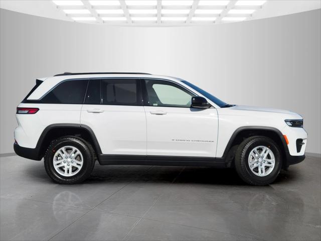 2025 Jeep Grand Cherokee GRAND CHEROKEE LAREDO 4X4
