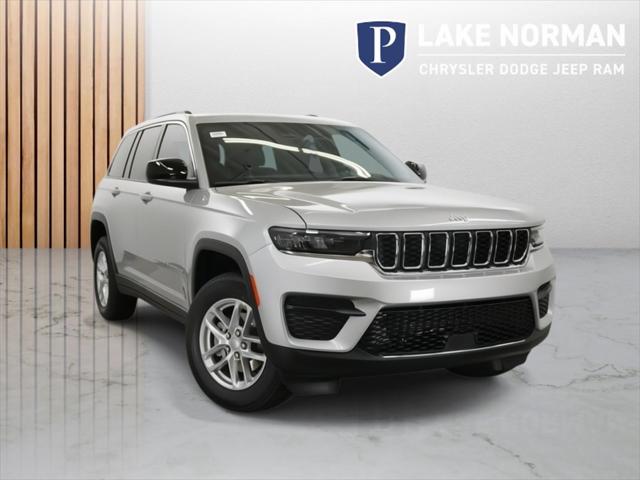 2025 Jeep Grand Cherokee GRAND CHEROKEE LAREDO X 4X2