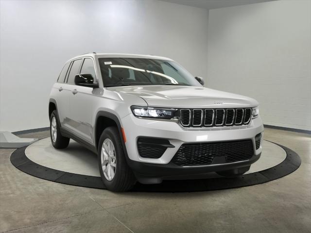 2025 Jeep Grand Cherokee GRAND CHEROKEE LAREDO X 4X2