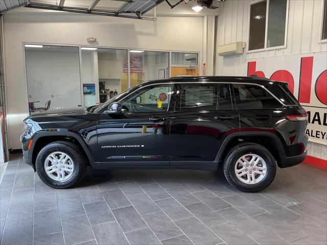 2025 Jeep Grand Cherokee GRAND CHEROKEE LAREDO 4X4