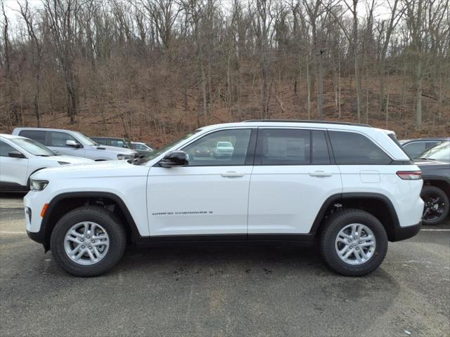 2025 Jeep Grand Cherokee GRAND CHEROKEE LAREDO 4X4