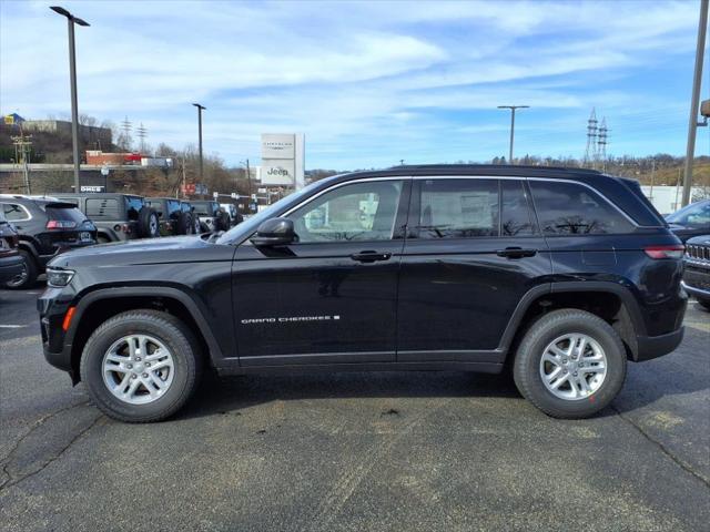 2025 Jeep Grand Cherokee GRAND CHEROKEE LAREDO 4X4
