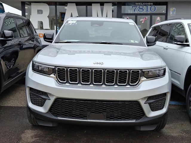 2025 Jeep Grand Cherokee GRAND CHEROKEE LAREDO 4X4