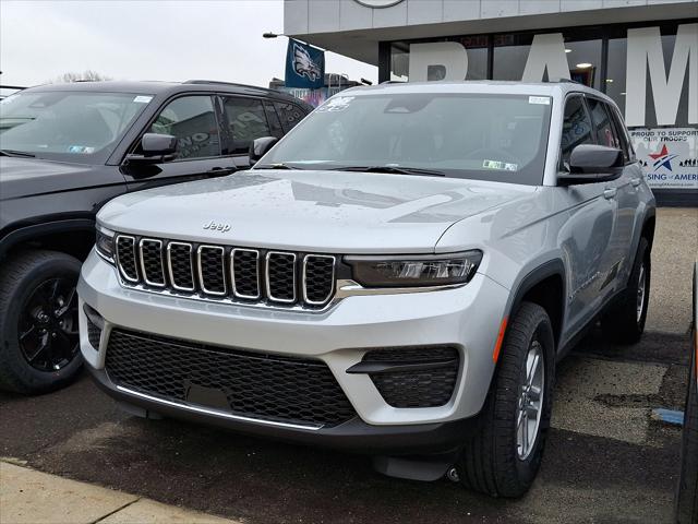 2025 Jeep Grand Cherokee GRAND CHEROKEE LAREDO 4X4
