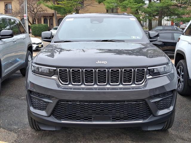 2025 Jeep Grand Cherokee GRAND CHEROKEE LAREDO 4X4