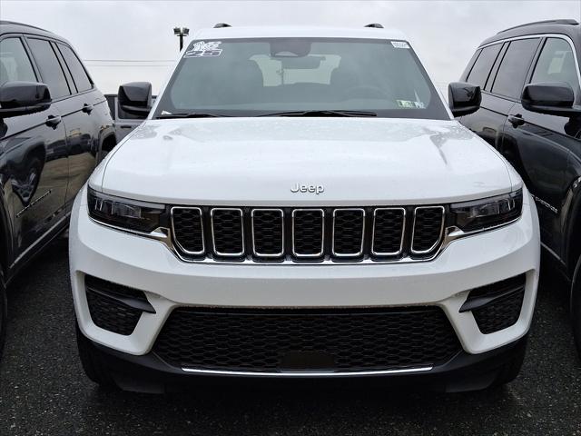 2025 Jeep Grand Cherokee GRAND CHEROKEE LAREDO 4X4