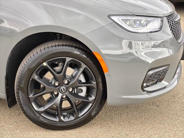 2025 Chrysler Pacifica PACIFICA LIMITED AWD