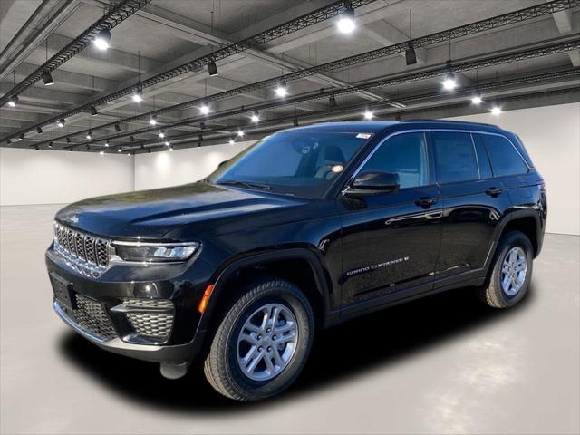 2025 Jeep Grand Cherokee GRAND CHEROKEE LAREDO 4X4
