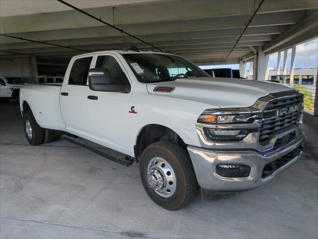 2025 RAM Ram 3500 RAM 3500 TRADESMAN CREW CAB 4X4 8 BOX