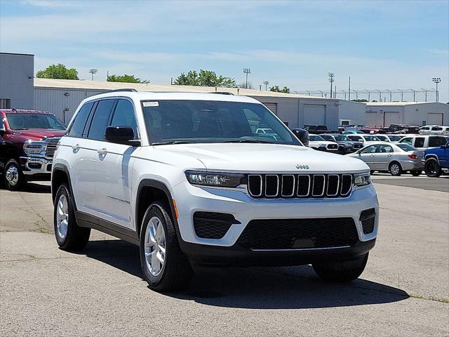 2025 Jeep Grand Cherokee GRAND CHEROKEE LAREDO X 4X4
