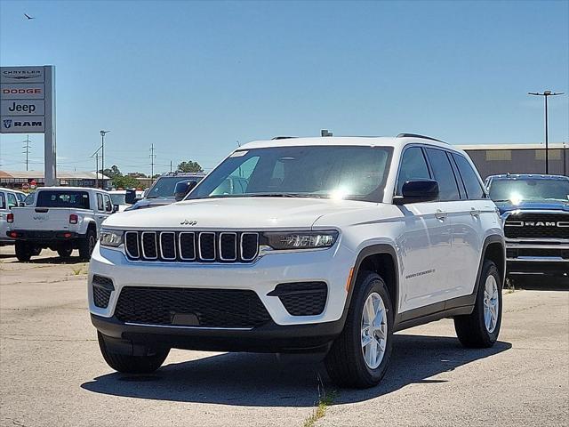 2025 Jeep Grand Cherokee GRAND CHEROKEE LAREDO X 4X4