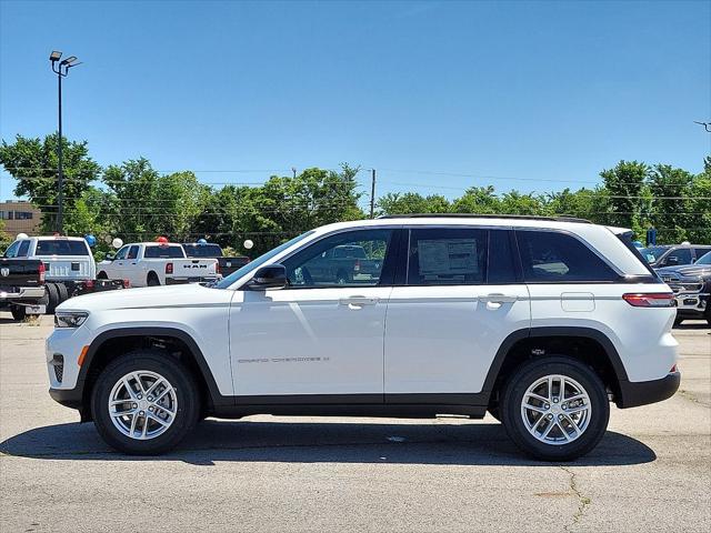 2025 Jeep Grand Cherokee GRAND CHEROKEE LAREDO X 4X4
