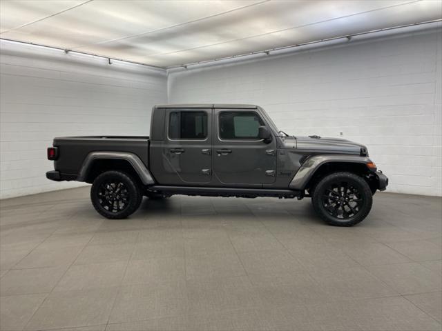 2025 Jeep Gladiator GLADIATOR NIGHTHAWK 4X4