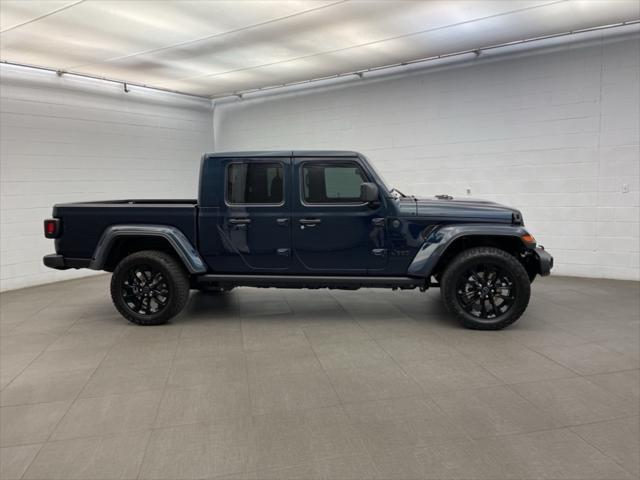 2025 Jeep Gladiator GLADIATOR NIGHTHAWK 4X4
