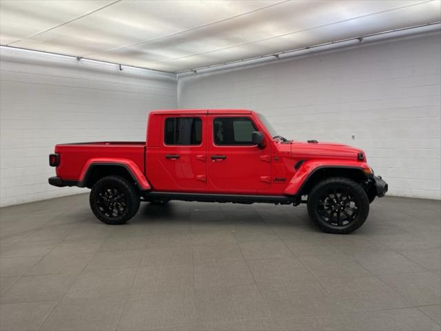 2025 Jeep Gladiator GLADIATOR NIGHTHAWK 4X4