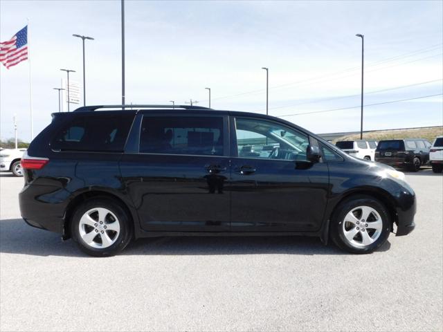 2017 Toyota Sienna LE 8 Passenger